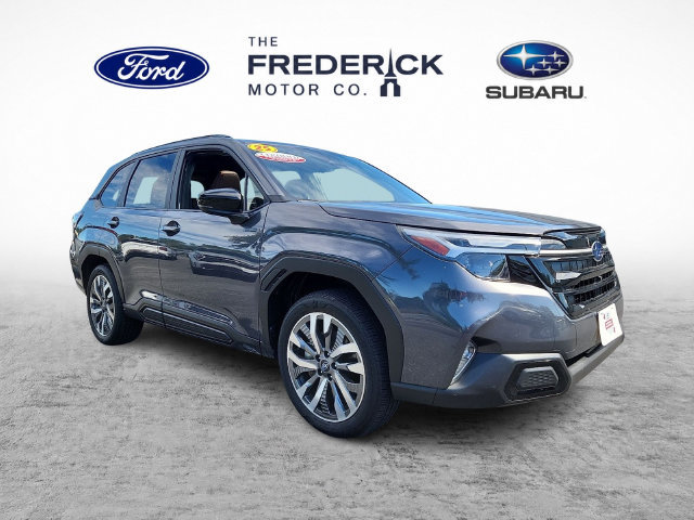 Used 2025 Subaru Forester Touring AWD/4WD image 3