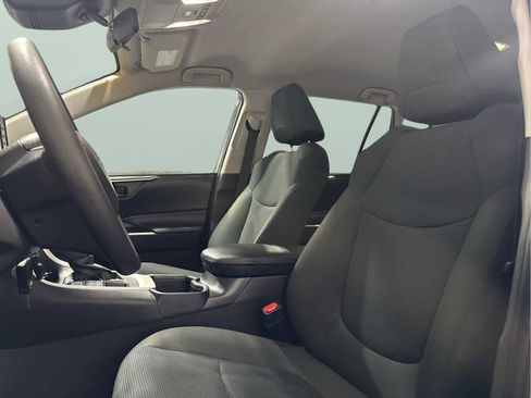 Used 2022 Toyota RAV4 LE image 21