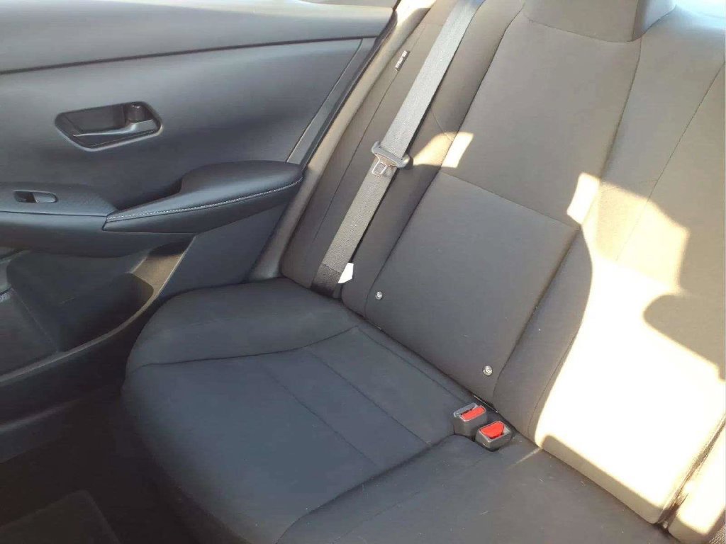 Used 2025 Nissan Sentra S FWD image 17