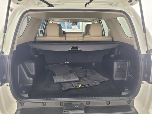 Certified 2022 Toyota 4Runner SR5 Premium w/ Moonroof Package AWD/4WD image 7