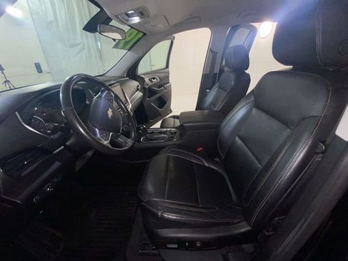 Used 2019 Chevrolet Traverse LT FWD image 24