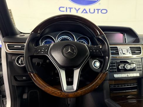Used 2014 Mercedes-Benz E 350 Luxury image 26