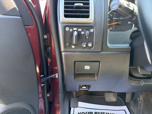 Used 2008 Chevrolet Colorado LT w/ Power Convenience Package AWD/4WD image 18