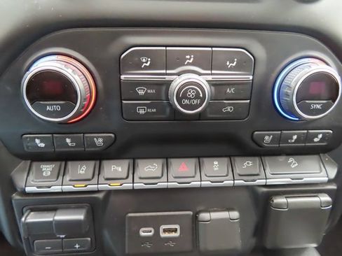 Used 2020 Chevrolet Silverado 2500 High Country w/ Technology Package AWD/4WD image 37