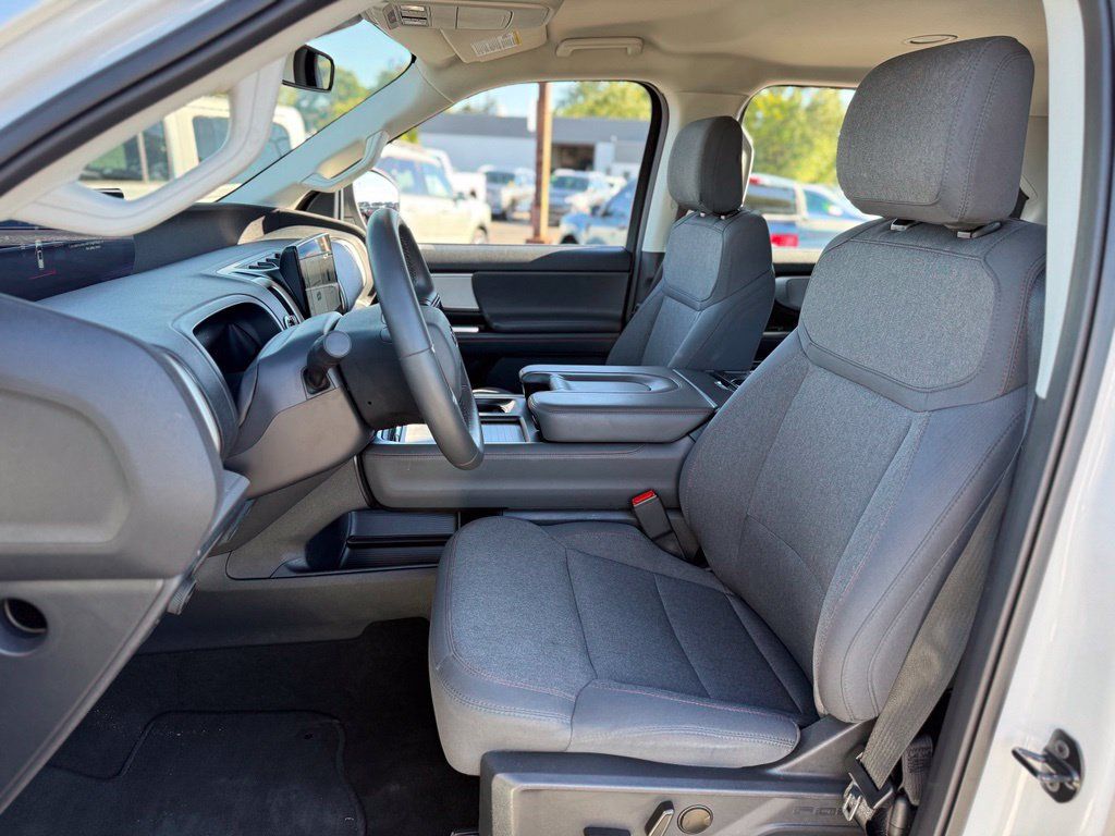 Used 2025 Ford Expedition Max Active AWD/4WD image 12