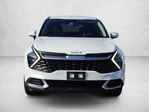 Used 2023 Kia Sportage LX image 2