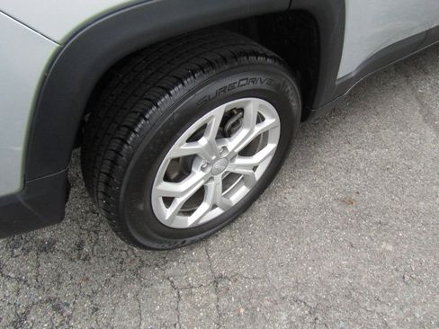 Used 2024 Jeep Compass Latitude AWD/4WD image 39