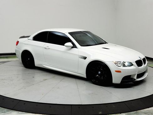 Used 2011 BMW M3 image 3