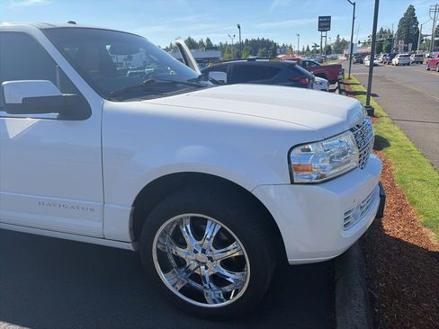 Used 2011 Lincoln Navigator 4WD w/ 101A Rapid Spec Order Code image 8