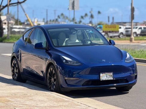 Used 2022 Tesla Model Y Performance AWD/4WD image 6