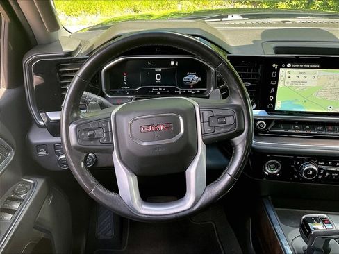 Used 2022 GMC Sierra 1500 SLT w/ SLT Convenience Package AWD/4WD image 15