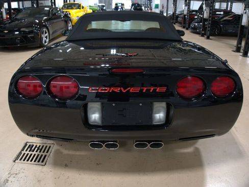 Used 2002 Chevrolet Corvette w/ Preferred Equipment Group2 image 4