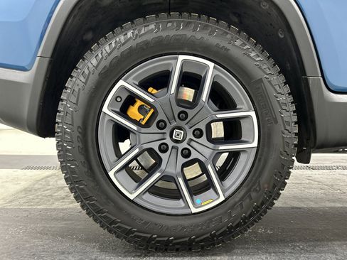 Used 2022 Rivian R1T Adventure AWD/4WD image 12