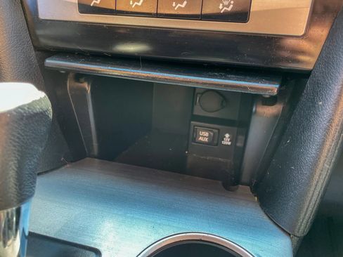 Used 2012 Toyota Camry SE FWD image 22