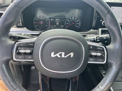 Used 2023 Kia Sorento S FWD image 18