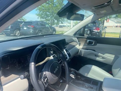 Used 2023 Kia Sorento EX w/ Panoramic Sunroof Package FWD image 10