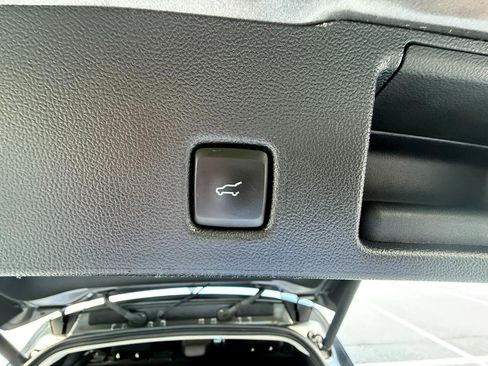 Used 2021 Ford Escape SE w/ Convenience Package image 30