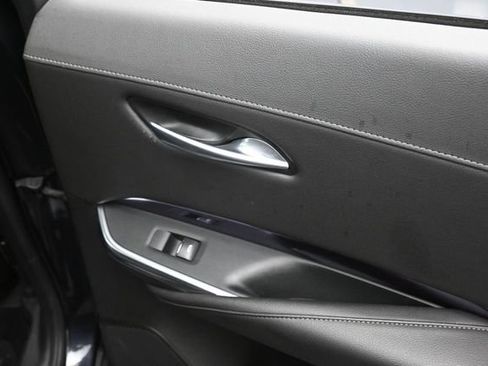 Used 2023 Cadillac XT4 Luxury w/ Cold Weather Package FWD image 25