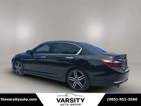 Used 2016 Honda Accord Touring image 4