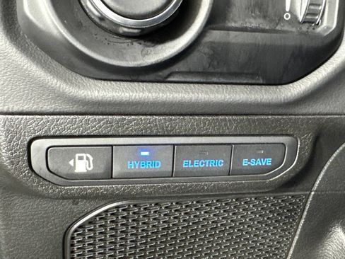 Certified 2025 Jeep Wrangler Unlimited Sahara AWD/4WD image 33