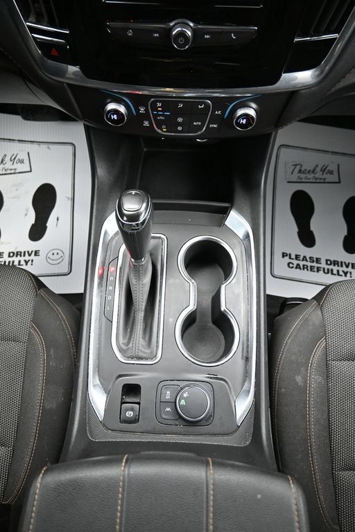 Used 2020 Chevrolet Traverse LT w/ LPO, Floor Liner Package FWD image 20