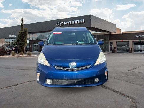 Used 2014 Toyota Prius V Five image 8