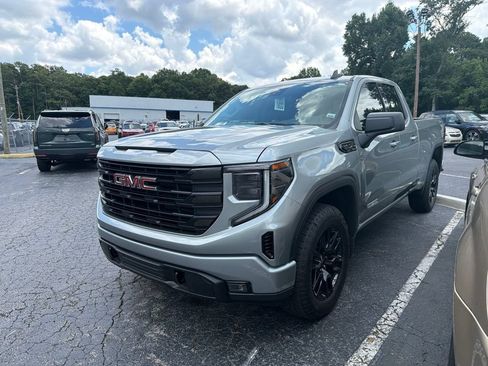 Used 2025 GMC Sierra 1500 Elevation AWD/4WD image 3