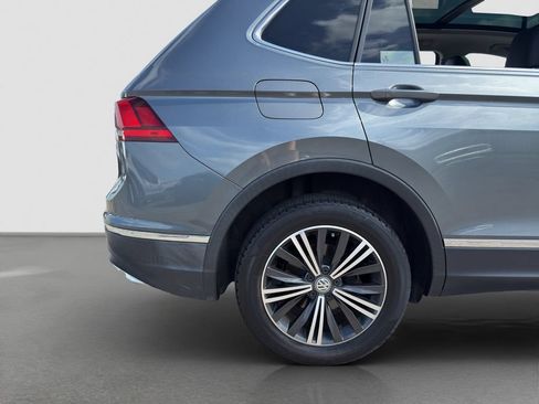 Used 2018 Volkswagen Tiguan SEL AWD/4WD image 23
