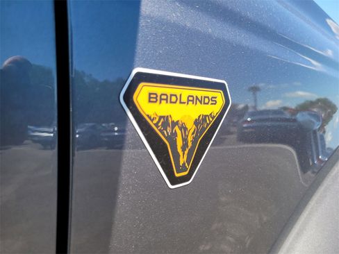 New 2025 Ford Bronco Badlands image 6
