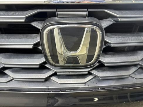 Used 2025 Honda Pilot EX-L image 9