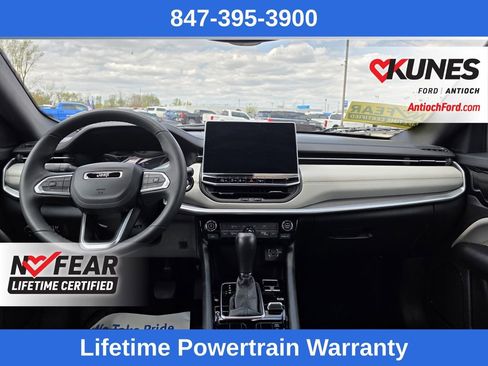Used 2025 Jeep Compass Limited AWD/4WD image 31
