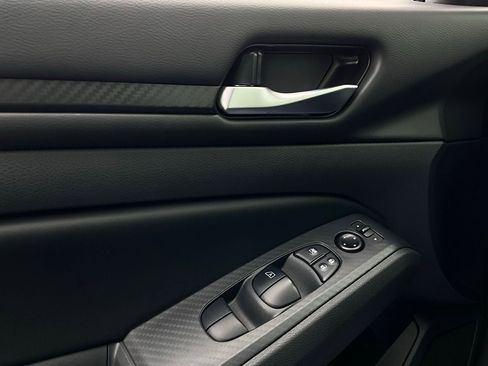 Used 2025 Nissan Altima 2.5 SV image 21