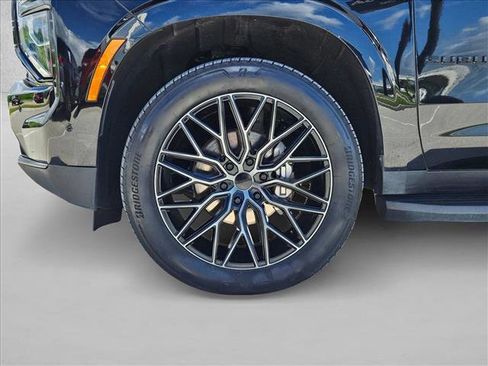 Used 2025 Chevrolet Suburban RST w/ Comfort Package RWD image 24