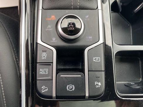 Certified 2022 Kia Sorento SX image 38