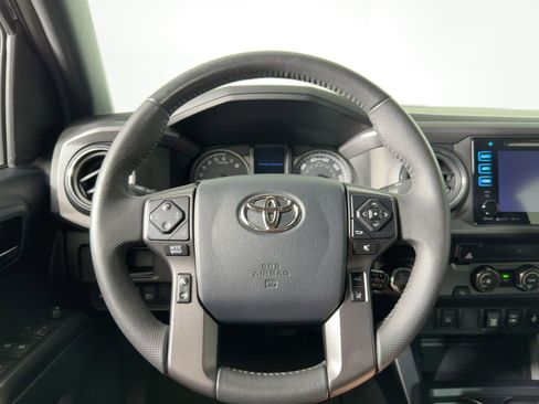 Used 2019 Toyota Tacoma TRD Sport image 14