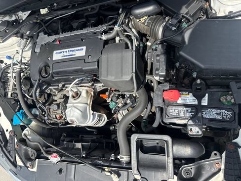 Used 2015 Honda Accord EX image 35
