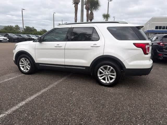 Used 2017 Ford Explorer XLT FWD image 13
