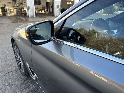 Used 2018 BMW 530i xDrive image 6