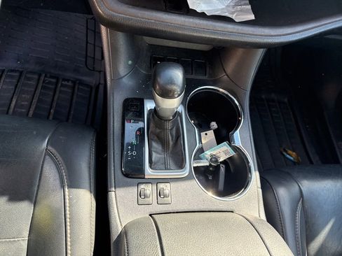 Used 2019 Toyota Highlander XLE image 15