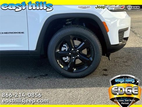 New 2025 Jeep Grand Cherokee L Altitude image 3