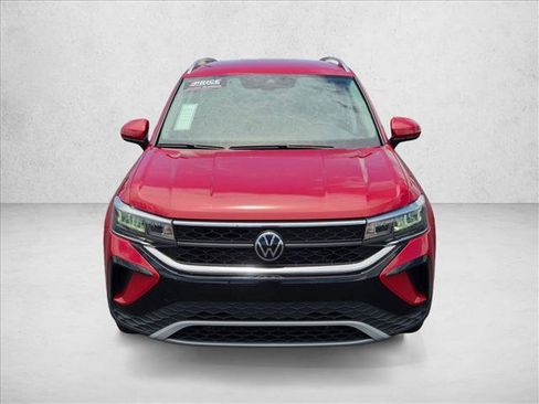 Used 2023 Volkswagen Taos SE w/ Black Wheel Package FWD image 2