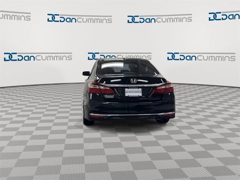 Used 2017 Honda Accord EX-L image 7