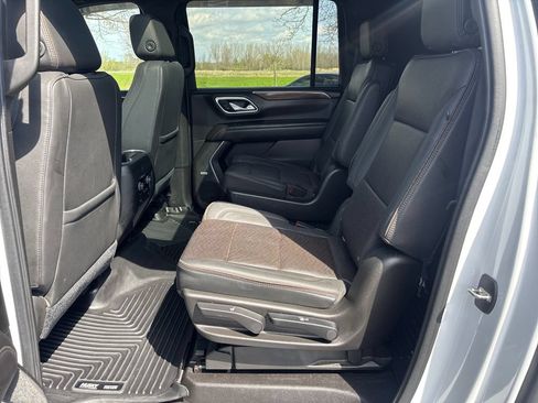 Certified 2021 Chevrolet Suburban High Country w/ Premium Package AWD/4WD image 30