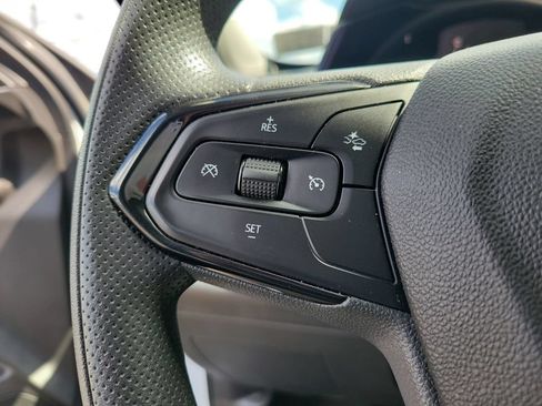 Used 2025 Chevrolet Trax LT FWD image 26