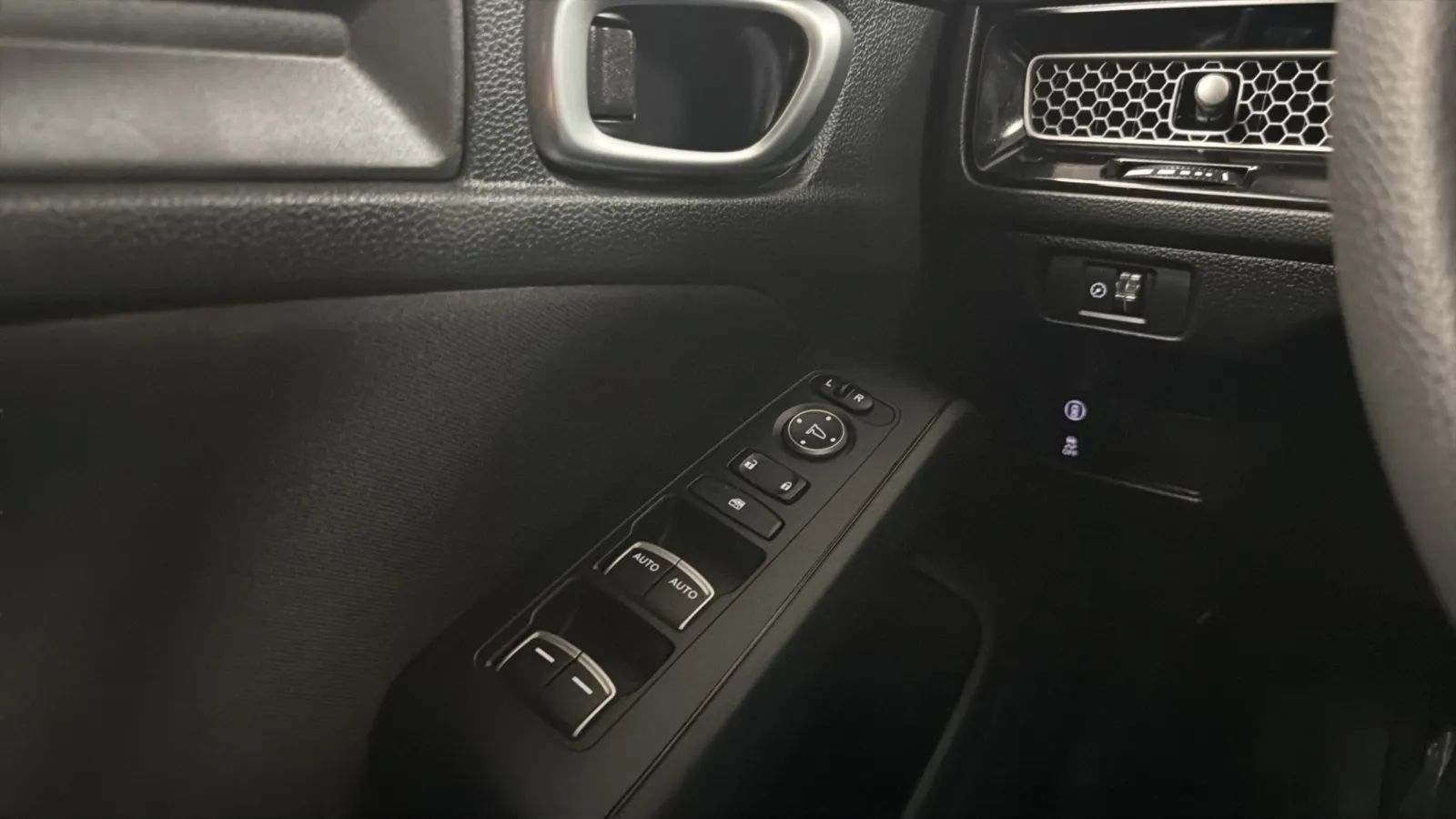 Used 2023 Honda Civic LX image 15