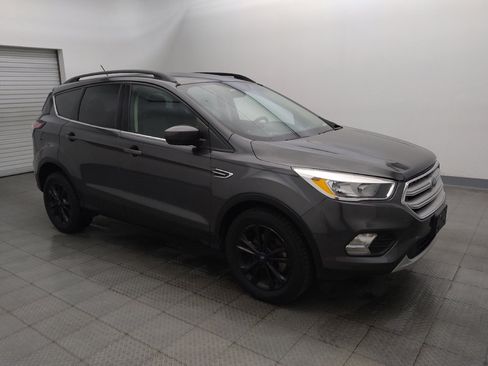 Used 2018 Ford Escape SE FWD image 11
