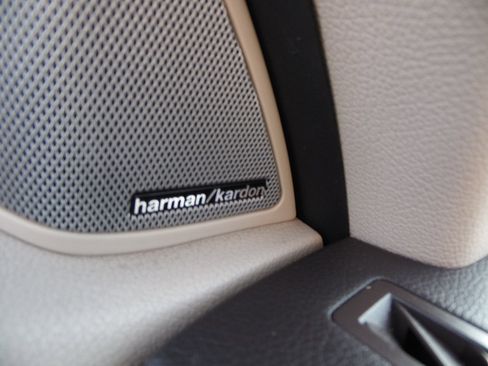 Used 2014 Mercedes-Benz E 350 Cabriolet image 12