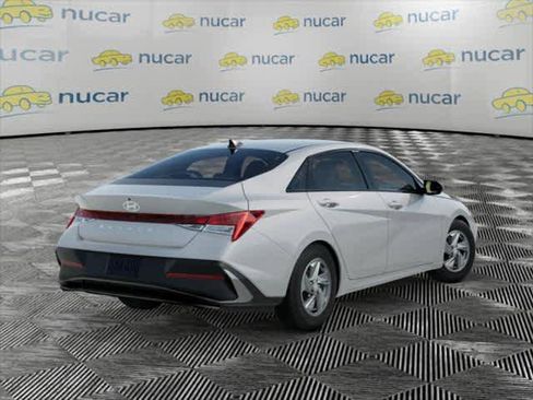 New 2026 Hyundai Elantra SE image 4