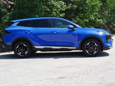 Certified 2026 Kia Sportage EX w/ EX Panorama Roof Package AWD/4WD image 8