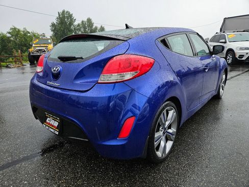 Used 2013 Hyundai Veloster w/ Style Pkg FWD image 4